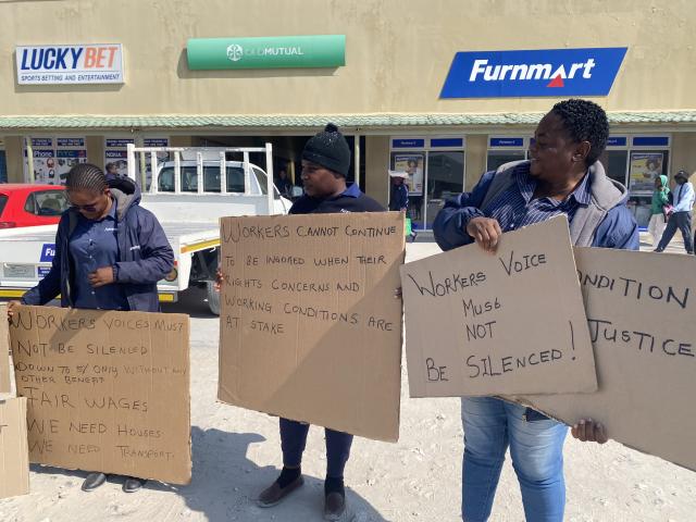 OMUTHIYA, 22 June 2026- Employees at Furnmart's Omuthiya branch joined the nationwide strike on Monday demanding for housing and transportation allowance.

(Photo: Max Henrich) NAMPA 