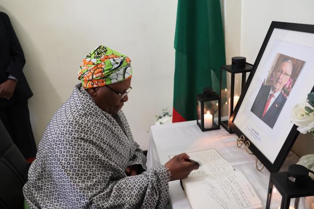 WINDHOEK, 22 July 2026 – President Netumbo Nandi-Ndaitwah signing the book of condolences at the Zambian High Commission (Photo: Andreas Thomas) NAMPA