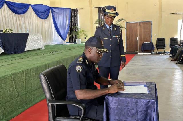 NKURENKURU, 24 July 2026- Commissioner Andreas Nelumbu has officially assumed the role of Kavango West Regional Commander, replacing Commissioner Julia Sakuwa-Neo, who served as head of the region and is now regional commander of the Zambezi Region.

(Photo:Contributed)
NAMPA

