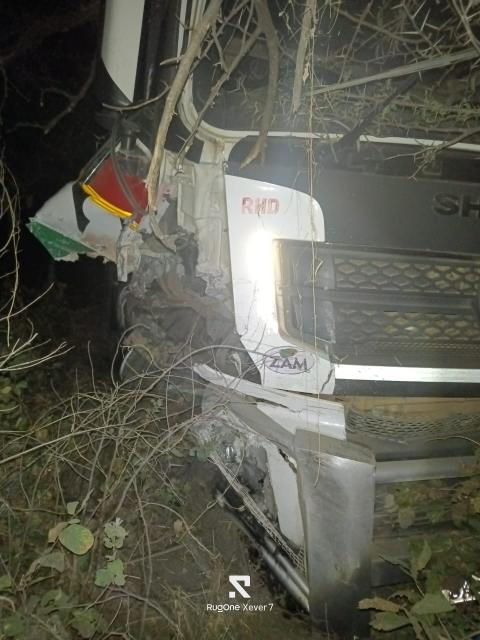 CHETTO, 05 September 2026 – The Namibian Police Force (NamPol) is investigating a case of reckless and negligent driving, alongside culpable homicide, after three people died on the spot in a collision involving a Volvo station wagon and a Shacman truck.

(Photo: Contributed)

