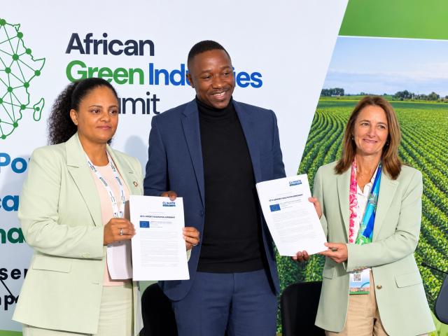 SWAKOPMUND, 10 September 2026 - (l-f)Chief Executive Officer of Namibia Hydrogen Fund Managers Mercia Geises, Interim CEO at Daures Fertiliser Martin Nambundunga and European Union Ambassador to Namibia Ana Beatrice Martins during the signing of the funding to advance the Green Fertiliser Project. (Photo by: Isabel Bento) NAMPA