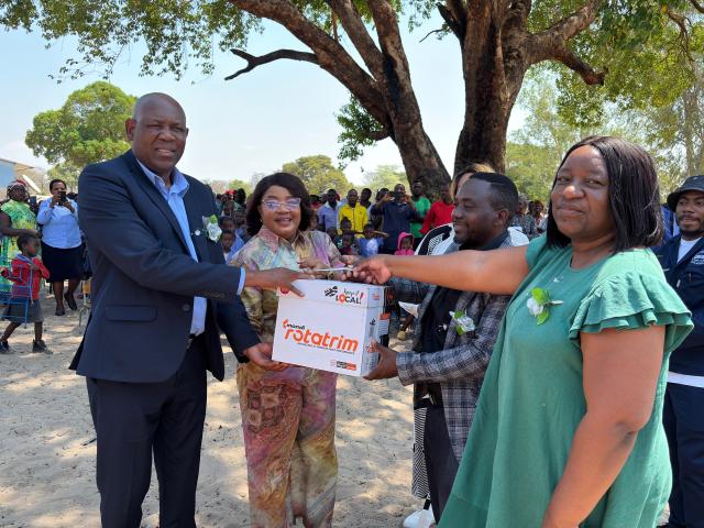 NCAMAGORO, 26 September 2026 - Mbeyo Primary School principal Kleopas Seketa, Kavango West Governor Verna Sinimbo, Ncamagoro Constituency Councillor Thomas Rengi and Kavango West Deputy Director for Education, Ester Karondo, handing over photocopy paper and 25 fruit trees to Mbeyo Primary School. (Photo: Lylie Joel) NAMPA