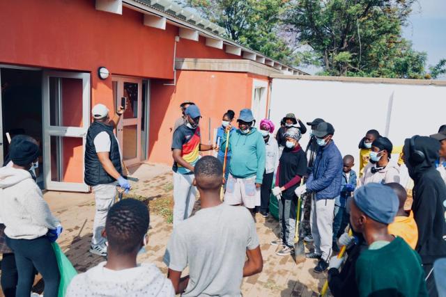 WINDHOEK, 03 October 2026 – In an effort to ensure a successful World Mental Health Day commemoration this coming Friday, the Deputy Minister of Health and Social Services, Hambelela Suzan Ndjaleka, led a group of energetic youth to clean the ministry’s Mental Health Unit on Saturday.

(Photo: Contributed)