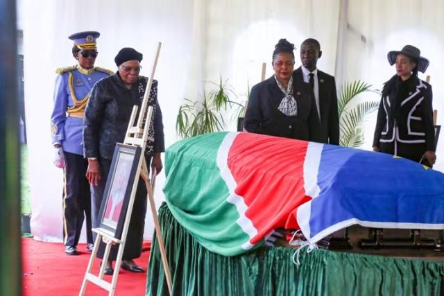 WINDHOEK, 09 October 2026 – President Netumbo Nandi-Ndaitwah pays tribute to former Chief Justice Gert Johannes Cornelius Strydom during his burial at Pioneerspark Cemetery (Photo: Contributed) NAMPA