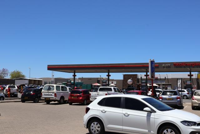 WINDHOEK, 20 October 2026 - Commuters travelling between Okahandja and Windhoek hitchhike at the B1 Station. (Photo: Molly Weyulu) NAMPA