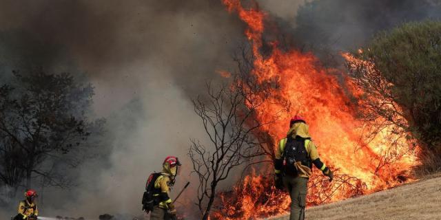 WINDHOEK, 20 October 2026 - Prime Minister Dr. Elijah Ngurare has directed the Ministry of Environment, Forestry and Tourism (MEFT) to strengthen its strategies for preventing and mitigating the impact of wildfires. 

(Photo: Contributed)