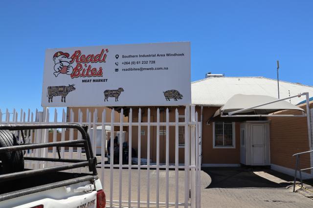 WINDHOEK, 22 OCT (NAMPA) – Readi Bites butchery continues operating and producing meat products despite ongoing foot-and-mouth disease (FMD) restrictions. (Photo by Uakutura Kambaekua) NAMPA