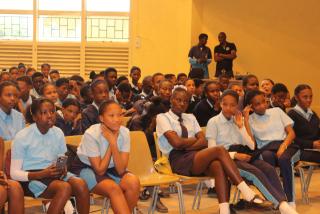 KEETMANSHOOP, 04 October 2024 – Learners of Suiderlig Secondary School pictured at the one-day prevention and reduction of school dropout campaign on Friday at Keetmanshoop. (Photo by: Suzith Tjitaura) NAMPA 