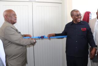 KATIMA MULILO, 01 November 2024 - Health and Social Services Minister, Dr. Kalumbi Shangula inaugurated two primary health care clinics at Malengalenga and Linyanti in the Zambezi region. In this photo, he is flanked by Zambezi Regional Governor, Lawrence Sampofu. (Contributed)
