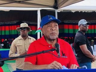 NKURENKURU, 17 November 2024- President Nangolo Mbumba at star rally at Mupini on Saturday.
(photo by: Lylie Joel)