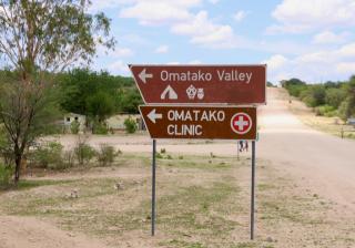 OMATAKO, 25 November 2024 - Omatako villange in the kindom of the !Kung Traditional Authority clinic sign pictured pictured on the road side in the main route to Tsumkwe. (Photo by: Hesron Kapanga) NAMPA