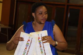 OTJIWARONGO, 28 November 2024 - Electoral Commission of Namibia (ECN) official, Inaa Tjikurame counts the votes in the Presidential and National Assembly elections at Otjiwarongo on Thursday. (Photo by: Mulisa Simiyasa) NAMPA