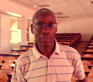 KATIMA MULILO, 17 December 2024 – Chairperson of the Zambezi Mango Farmers’ Association (ZAMAFA), Alex Lisao pictured inside the UNAM lecture hall where the training of over 60 small scale mango farmers will be trained from 17 to 20 December 2024.
(Photo by: Michael Mutonga Liswaniso) NAMPA
