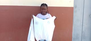 MARIENTAL,17 December (NAMPA)- Mariental youngest entrepreneur Lewatle Uaputauka who makes shopping carrier bags out of old t-shirts.
(Photo by: Charmaine Boois) NAMPA