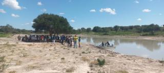 NKURENKURU, 01 May 2025- A body of the 40-year-old being retrieved from the lake at Kamupupu Village in Kavango West Region.

(Photo: Nampol)
NAMPA