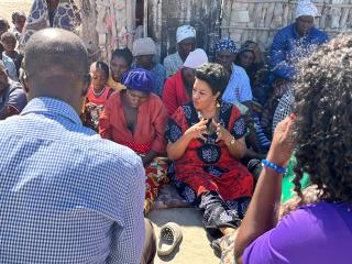NKURENKURU, 06 May 2025 - Governor of the Kavango West Region, Verna Sinimbo, on Tuesday paid a visit to the Kasera family in Sarukwe village, following the tragic passing of two children due to suspected food poisoning. (Photo: Contributed)
