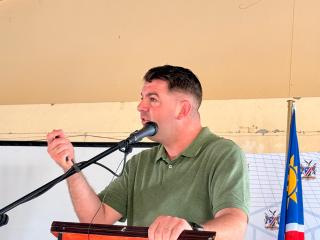 NKURENKURU, 16 May 2025- Deputy Minister of Education, Innovation, Youth, Sport, Arts and Culture, Dino Balloti, engaging the directorate of education's management at Nkurenkuru in the Kavango West region on Friday.
(photo: Lylie Joel)
NAMPA