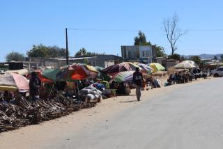 WINDHOEK, 22 MAY 2025-Vendors demands ongos road completion. (Photo by: Linea Dishena) NAMPA
