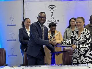 WINDHOEK, 03 JUN 2025 - Chief Executive Officer of Powercom Namibia, Beatus Amadhila (left, acting Chief Executive Officer of City of Windhoek Jennifer Comalie (right) and City of Windhoek Mayor Ndeshihafela Larandja (middle) at the MoU ceremony in Windhoek. (Photo: Justina Shuumbwa) NAMPA