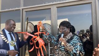 NKURENKURU , 02 July 2025- The Vice Chairperson of the National Council,Kauma Victoria Mbawo on behalf of former second President of Namibia Hifikepunye Pohamba official officiated the Nkurenkuru Expo on Wednesday.

(Photo:Lylie Joel)
NAMPA
