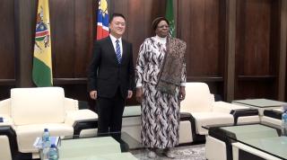 WINDHOEK, 16 JUL (NAMPA) – President Netumbo Nandi-Ndaitwah on Wednesday received a courtesy visit from Swakop Uranium’s management team at State House, where she was briefed on the company’s current operations, future plans, and contributions to Namibia’s national development agenda.
(Photo: Maysa Sangeve) NAMPA