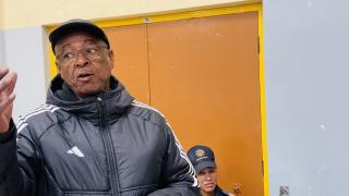 Walvis Bay, 2025 - Long-term resident of the Naraville community in Walvis Way Paul Fisher speaking at a community meeting held at the community recently. (Photo by: Isabel Bento) NAMPA