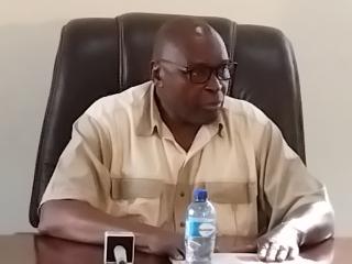 KATIMA MULILO, 20 August 2025 – Urban and Rural Development Minister, James Sankwasa on Wednesday officially handed over letters of removal from office to the Katima Mulilo Town Councillors at the hastily arranged media briefing.

(Photo: Michael Mutonga Liswaniso) NAMPA
