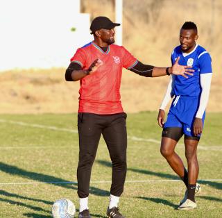 WINDHOEK, 21 August 2025 – Brave Warriors head coach, Collin Benjamin at a training session ahead of Namibia’s upcoming International Federation of Association Football (FIFA) World Cup qualifiers against Malawi, at the CBS training ground in Windhoek. (Photo by: Hesron Kapanga) NAMPA