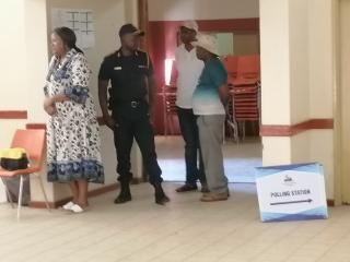 OTJIWARONGO, 26 November 2025 - Queues of early voters at Otjiwarongo in the 2025 Regional Councils and Local Authorities elections at the Swanevelder Community Hall Wednesday morning. (Photo by: Mulisa Simiyasa) NAMPA 