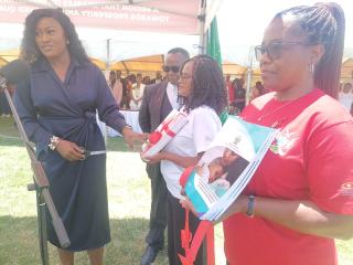 OTJIWARONGO, 01 December 2025 - The Minister of Health and Social Services, Dr Esperance Luvindao (L) launches the new 7th and 4th edition guidelines in handling HIV/Aids and mother to child transmission documents at the 2025 commemoration of World Aids Day on Monday at Otjiwarongo in the Otjozondjupa. (Photo by: Mulisa Simiyasa) NAMPA 