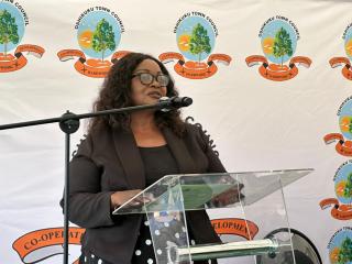 OSHAKATI,11 March 2026 - Oshikuku Town Council Major Julia Endjambi during the official launch of the solar street lights pilot project at Extension 9 in Oshikuku town. (photo: contributed)  