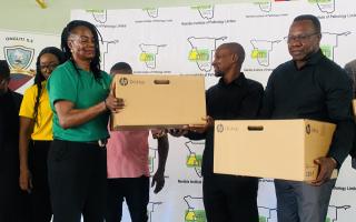 OMUTHIYA, 17 April 2026- Nambia Institute of Pathology northern area manager Beata Hangula (L) officially handing over ten computers to Onguti Secondary school principal Salomo Ndeshipanda (R) on Friday.

(Photo: Max Henrich) NAMPA 