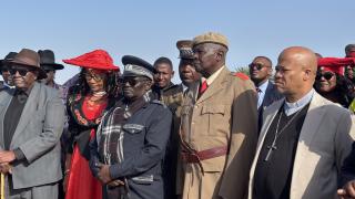 SWAKOPMUND, 28 May 2026 - Gaob Immanuel ǂNu-axa ǃGâseb of the !Oe-ǂGan Traditional Authority, Erongo Governor Natalia |Goagoses, Ombara Manase Christian Zeraeua of the Zeraeua Traditional Authority and Former Member of Parliament (MP) Usutuaije Maamberua paying their respects to the victims of the 1904-1908 Ovaherero and Nama Genocide at the Swakopmund Memorial Park, during the Genocide Remembrance Day. (Photo by: Isabel Bento) NAMPA