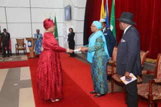WINDHOEK, 14 July 2026 – President Netumbo Nandi-Ndaitwah presenting credentials to the newly commissioned High Commissioner Christine //Hoebes at State House (Photo: Contributed) NAMPA 