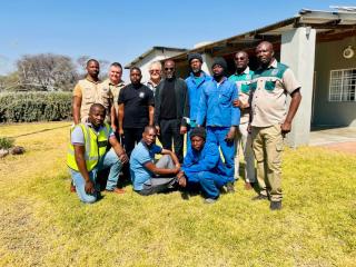 GOBABIS, 09 Auguat 2026 - Minister of Justice and Labour Relations Fillemon Wise Immanuel pictured with farmers, assessed living and working conditions alongside NAFWU executives and farmers' union representatives during a field visit in the Omaheke Region.
(Photo: Contributed) NAMPA.
