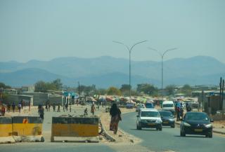 WINDHOEK, 04 September 2026 - Vendors and traffic at the incomplete Havana Four-Way in Katutura. The stalled road construction has become the centre of a dispute between vendors and contractors. (Photo by: Hesron Kapanga) NAMPA 