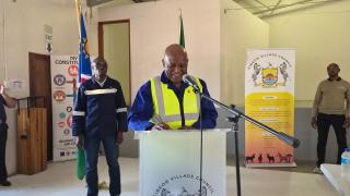 GIBEON, 02 October 2026- Prime Minister Dr Tjitunga Elijah Ngurare adress residents of Gibeon during on proposed development projects, including a bottled-water plant and a UNAM music school, on Thursday.
(Photo: Joe-Chintha Garises) Nampa 