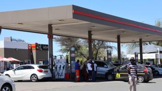WINDHOEK, 20 October 2026 - Petrol has gone up five times since April, and after one reduction along the way it costs a net N$7.00 more a litre, about 36% above the pre-April price. 
For thousands travelling between Osona, Okahandja and Windhoek each working day, the next fuel price review, due at the end of this month, is a date they watch closely.

(Photo by: Chelva Wells) NAMPA 
