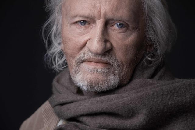 (FILES) French actor Niels Arestrup poses during a photo session in Paris on March 30, 2022. French-Danish actor Niels Arestrup passed away at his house in Ville-d'Avray on December 1, 2024 aged 75 year-old announced his press officer and his wife to AFP. (Photo by JOEL SAGET / AFP)