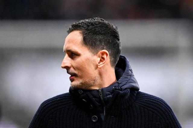 Frankfurt's German head coach Dino Toppmoeller reacts prior the German first division Bundesliga football match between Eintracht Frankfurt and Mainz 05 in Frankfurt on December 21, 2024. (Photo by Kirill KUDRYAVTSEV / AFP) / DFL REGULATIONS PROHIBIT ANY USE OF PHOTOGRAPHS AS IMAGE SEQUENCES AND/OR QUASI-VIDEO