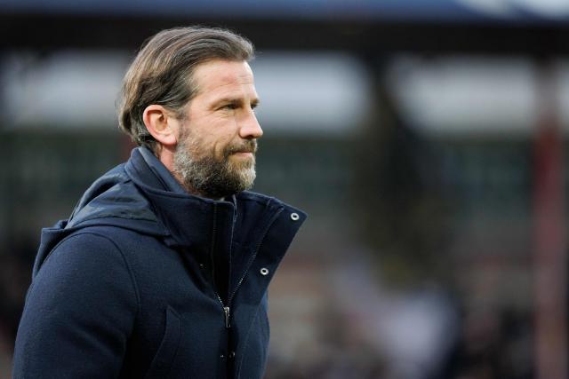 Charleroi's Belgian head coach Rik De Mil looks on during the Belgian "Pro League" First Division football match between KV Kortrijk and Sporting Charleroi at the Golden Spurs Stadium in Kortrijk on December 26, 2024. (Photo by KURT DESPLENTER / BELGA / AFP) / Belgium OUT