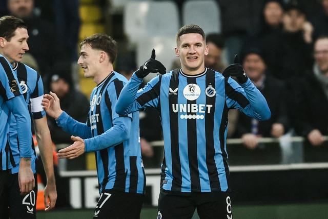 Club's Greek forward #08 Christos Tzolis (R) celebrates after scoring a his team's first goal the Belgian "Pro League" First Division football match between Club Brugge KV and d KVC Westerlo at The Jan Breydel Stadium in Bruges on December 26, 2024. (Photo by BRUNO FAHY / BELGA / AFP) / Belgium OUT