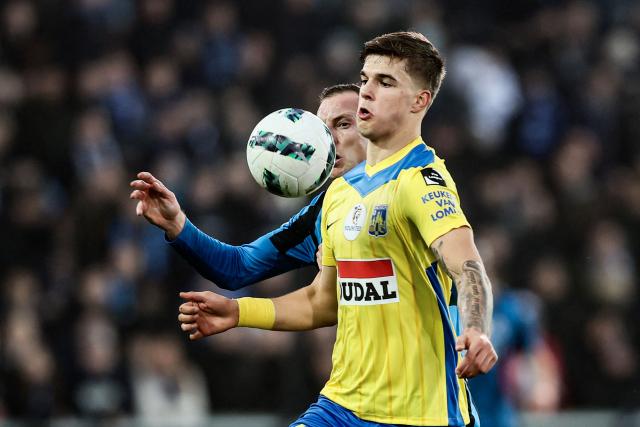 Westerlo's Croatian defender #44 Luka Vuskovic eyes the ball during a Belgian Pro League first division football match between Club Brugge KV and KVC Westerlo, in Brugge, on December 26, 2024. (Photo by BRUNO FAHY / Belga / AFP) / Belgium OUT