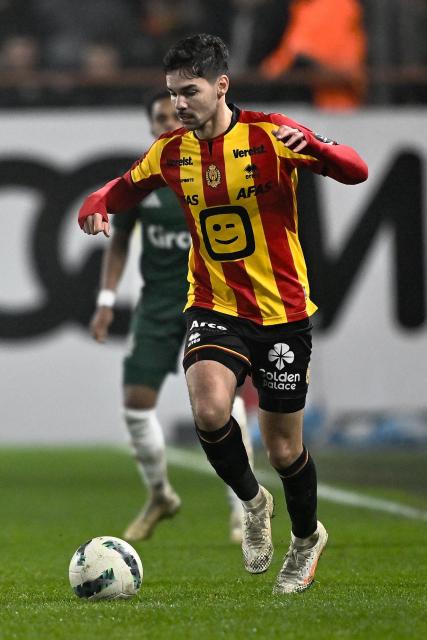 Mechelen's Indonesian defender #05 Sandy Walsh runs with the ball during a Belgian Pro League football match between KV Mechelen and Standard de Liege, at the AFAS stadium in Mechelen on December 26, 2024. (Photo by Johan Eyckens / Belga / AFP) / Belgium OUT