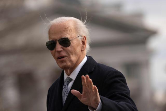 US President Joe Biden arrives on the South Lawn of the White House as he returns to Washington, DC, from Camp David, on January 2, 2025. (Photo by Chris Kleponis / AFP)