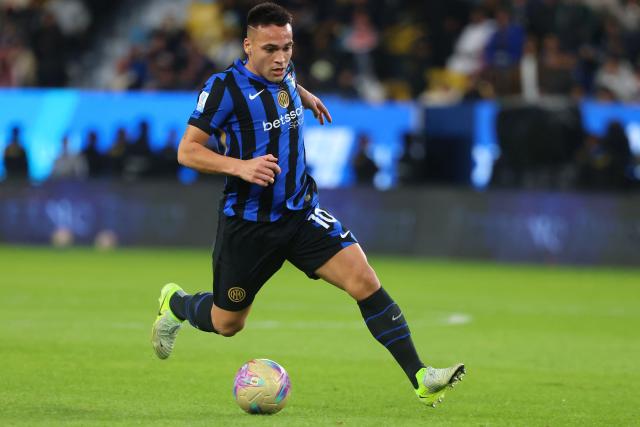 Inter Milan's Argentine forward #10 Lautaro Martinez runs with the ball during the Italian Super Cup semi-final football match between Inter Milan and Atalanta at the Al-Awwal Park in Riyadh on January 2, 2025. (Photo by Fayez NURELDINE / AFP)