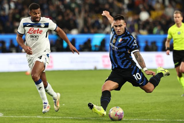 Inter Milan's Argentine forward #10 Lautaro Martinez attempts a shot during the Italian Super Cup semi-final football match between Inter Milan and Atalanta at the Al-Awwal Park in Riyadh on January 2, 2025. (Photo by FADEL SENNA / AFP)