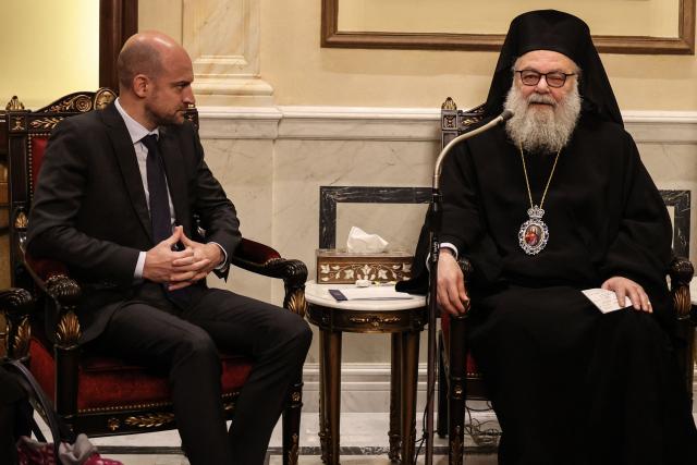 France's Foreign Minister Jean-Noel Barrot (L) meets with Greek Orthodox Patriarch of Antioch and All The East John X, in Damascus on January 3, 2025. (Photo by ANWAR AMRO / AFP)