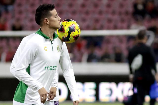 Leon's Colombian midfielder #10 James Rodríguez controls the ball during the warm-up before the Liga MX Clausura football match between Atlas and Leon at the Jalisco Stadium in Guadalajara, Jalisco State, Mexico on January 18, 2025. (Photo by Ulises Ruiz / AFP)