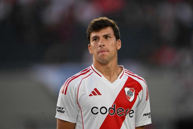 River Plate's new player Chilean forward Gonzalo Tapia looks on during his presentation at Mas Monumental stadium in Buenos Aires on January 21, 2025. (Photo by LUIS ROBAYO / AFP)